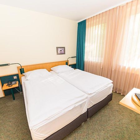 Akzent Parkhotel Trebbin Exterior foto