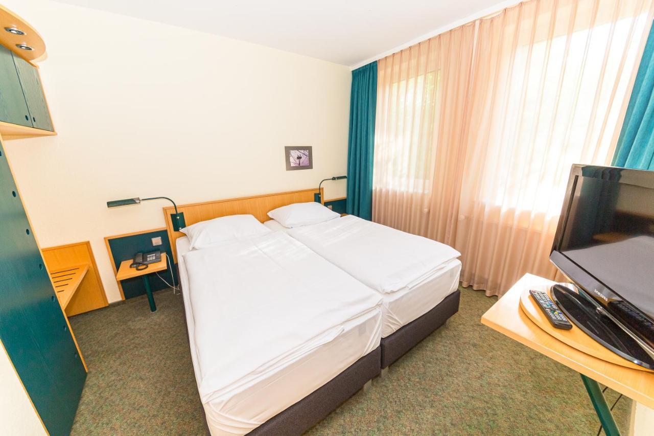 Akzent Parkhotel Trebbin Exterior foto